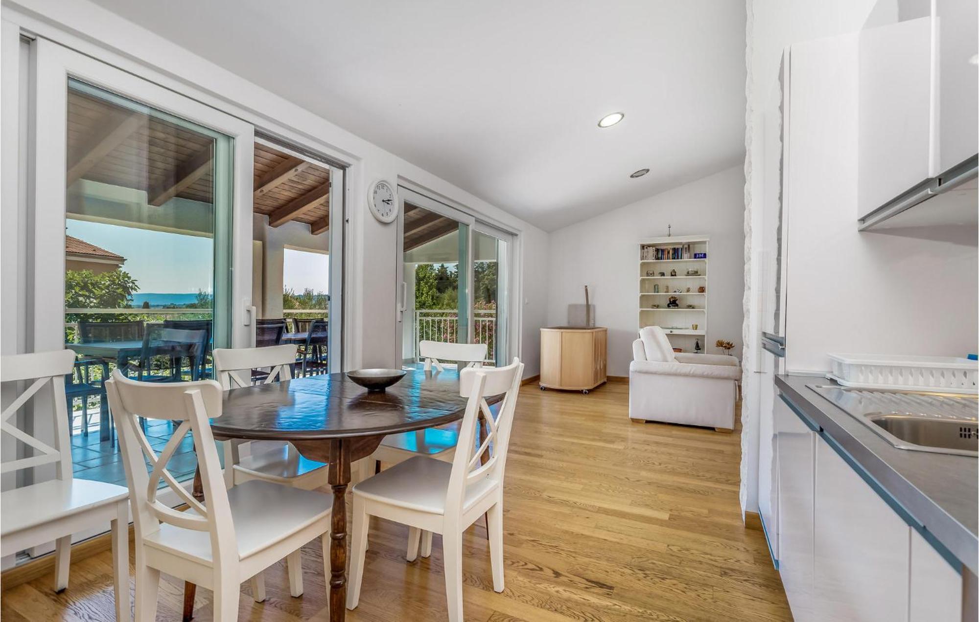 Awesome home in Krk with 3 Bedrooms, Jacuzzi&WiFi Krk Town Buitenkant foto